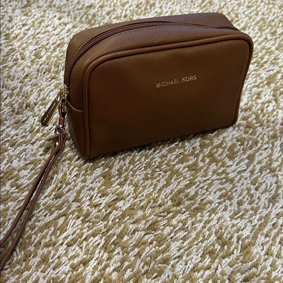 Michael Kors Tan Toiletry / cosmetic Bag - Picture 2 of 7